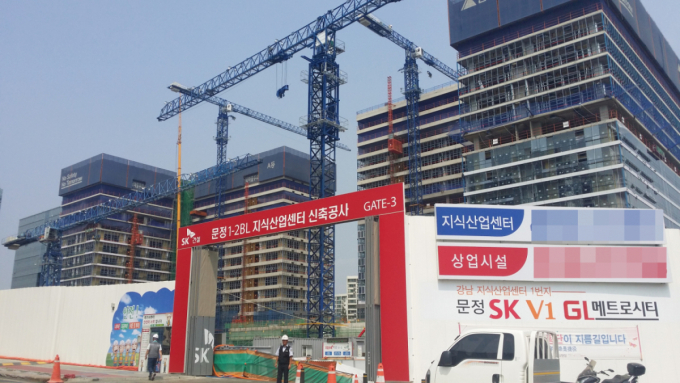 서울 송파구 문정지구에 들어서고 있는 지식산업센터(옛 아파트형공장). /사진=머니투데이 DB