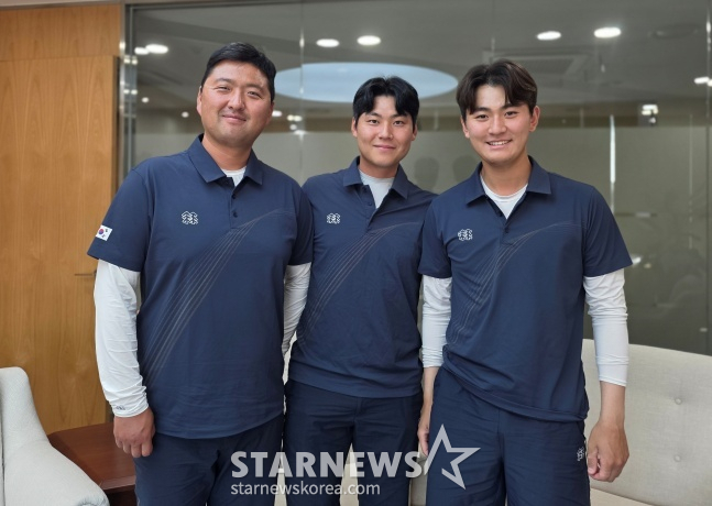 2026 아이치·나고야 아시안게임에 출전할 한국 남자 양궁 대표팀이 지난 5일 광주-기아챔피언스필드에서 취재진과 만나 인터뷰했다. 왼쪽부터 김우진, 이우석, 김제덕. /사진=김동윤 기자