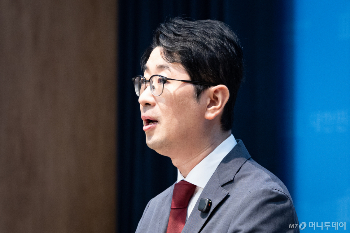 (서울=뉴스1) 유승관 기자 = 주진우 국민의힘 의원이 13일 서울 여의도 국회 소통관에서 김승원 법무부 장관 후보자 가족 조합의 방과후활동서비스 제공기관 지정시 평가점수 조작 관련 고발 기자회견을 하고 있다. 2026.9.13/뉴스1 Copyright © 뉴스1. All rights reserved. 무단 전재 및 재배포, AI학습 이용 금지. /사진=(서울=뉴스1) 유승관 기자