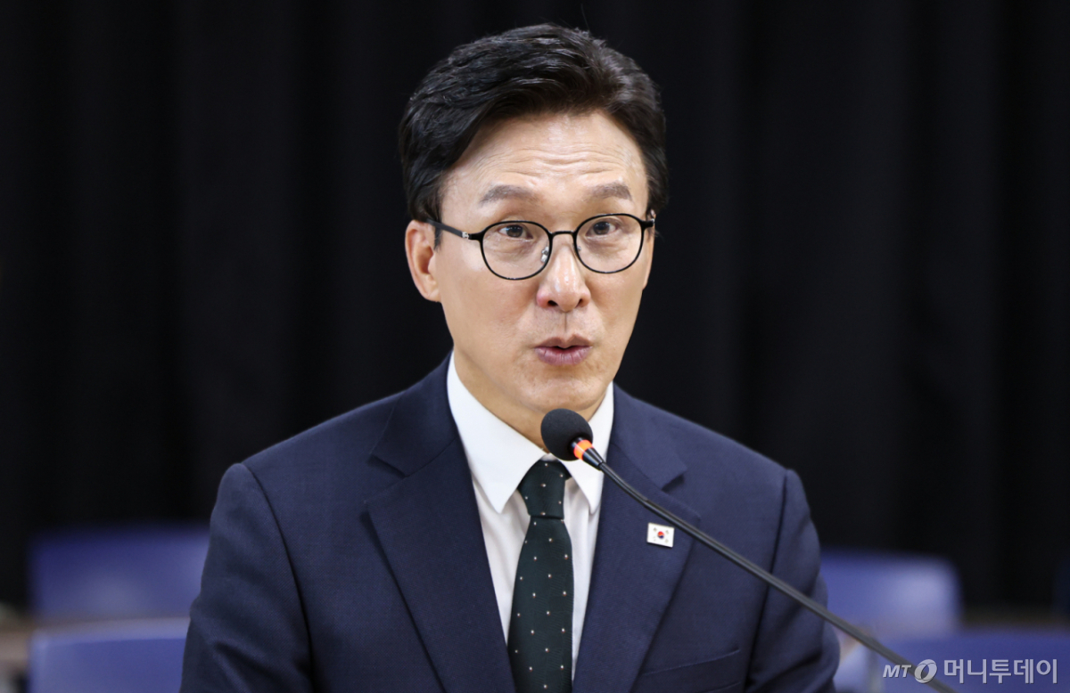 (서울=뉴스1) 김도우 기자 = 김민석 더불어민주당 대표가 10일 서울 영등포구 한국노총을 예방해 인사말을 하고 있다. 2026.9.10/뉴스1 Copyright © 뉴스1. All rights reserved. 무단 전재 및 재배포, AI학습 이용 금지. /사진=(서울=뉴스1) 김도우 기자
