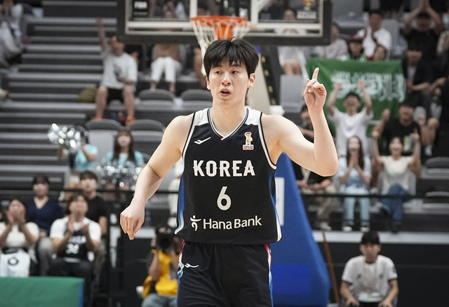 경기에 집중하는 이정현. /사진=대한민국농구협회 제공