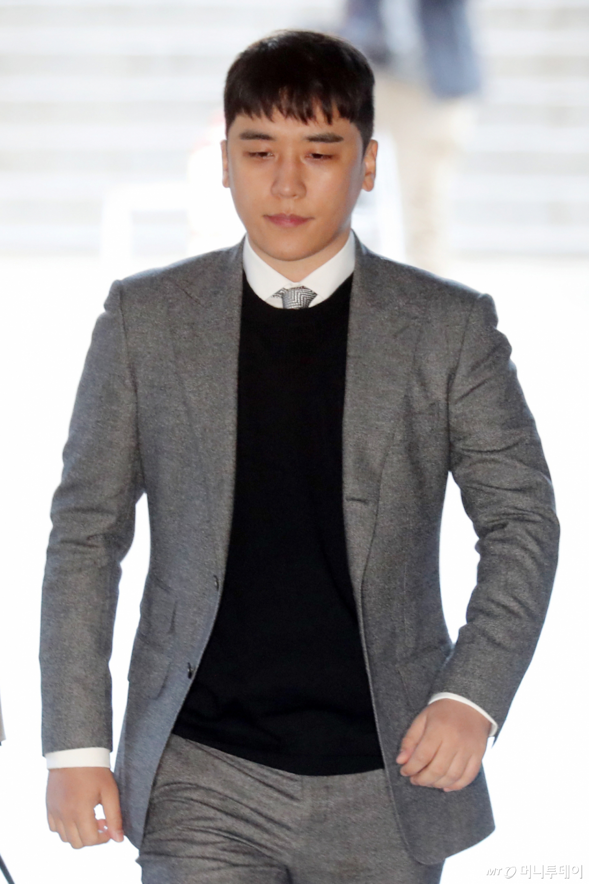2020년 1월13일그룹 빅뱅의 전 멤버 승리가 서초구 서울중앙지방법원에서 열린 구속 전 피의자 심문(영장실질심사)에 출석한 모습. /사진=머니투데이 사진DB