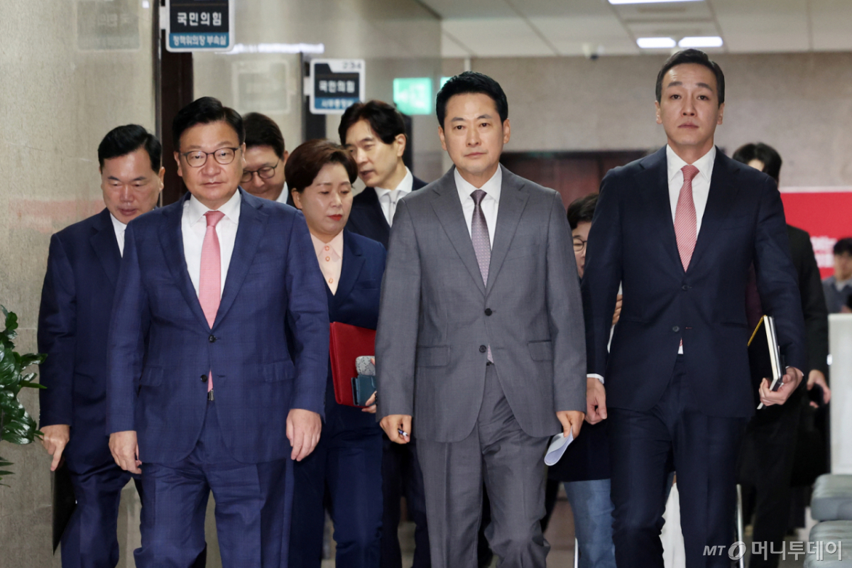 (서울=뉴스1) 황기선 기자 = 장동혁 국민의힘 대표가 14일 오전 서울 여의도 국회에서 열린 최고위원회의에 참석하고 있다. 2026.9.14/뉴스1 Copyright © 뉴스1. All rights reserved. 무단 전재 및 재배포, AI학습 이용 금지. /사진=(서울=뉴스1) 황기선 기자