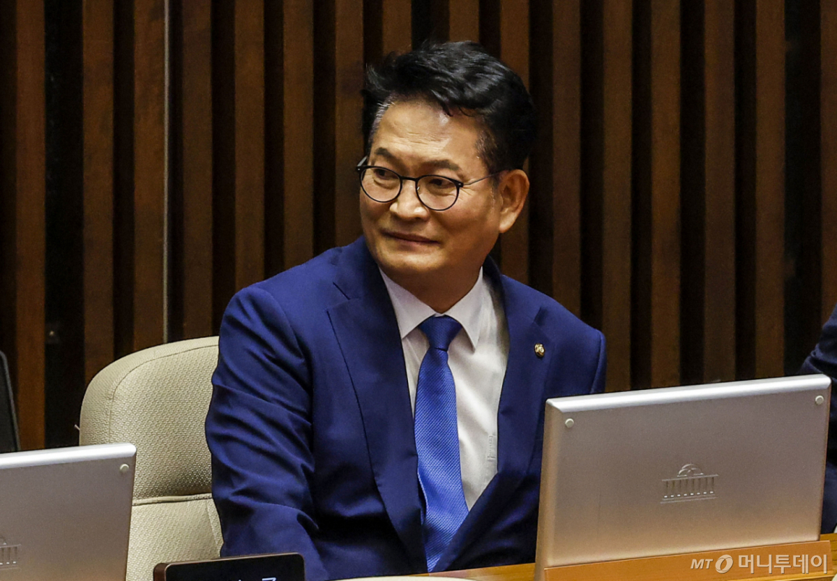 [서울=뉴시스] 정병혁 기자 = 송영길 더불어민주당 의원이 8일 서울 여의도 국회에서 열린 제439회국회(정기회) 4차 본회의에 참석해 있다. 2026.09.08/사진=정병혁