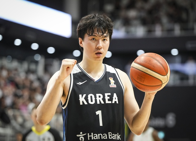 경기에 집중하는 이현중. /사진=대한민국농구협회 제공