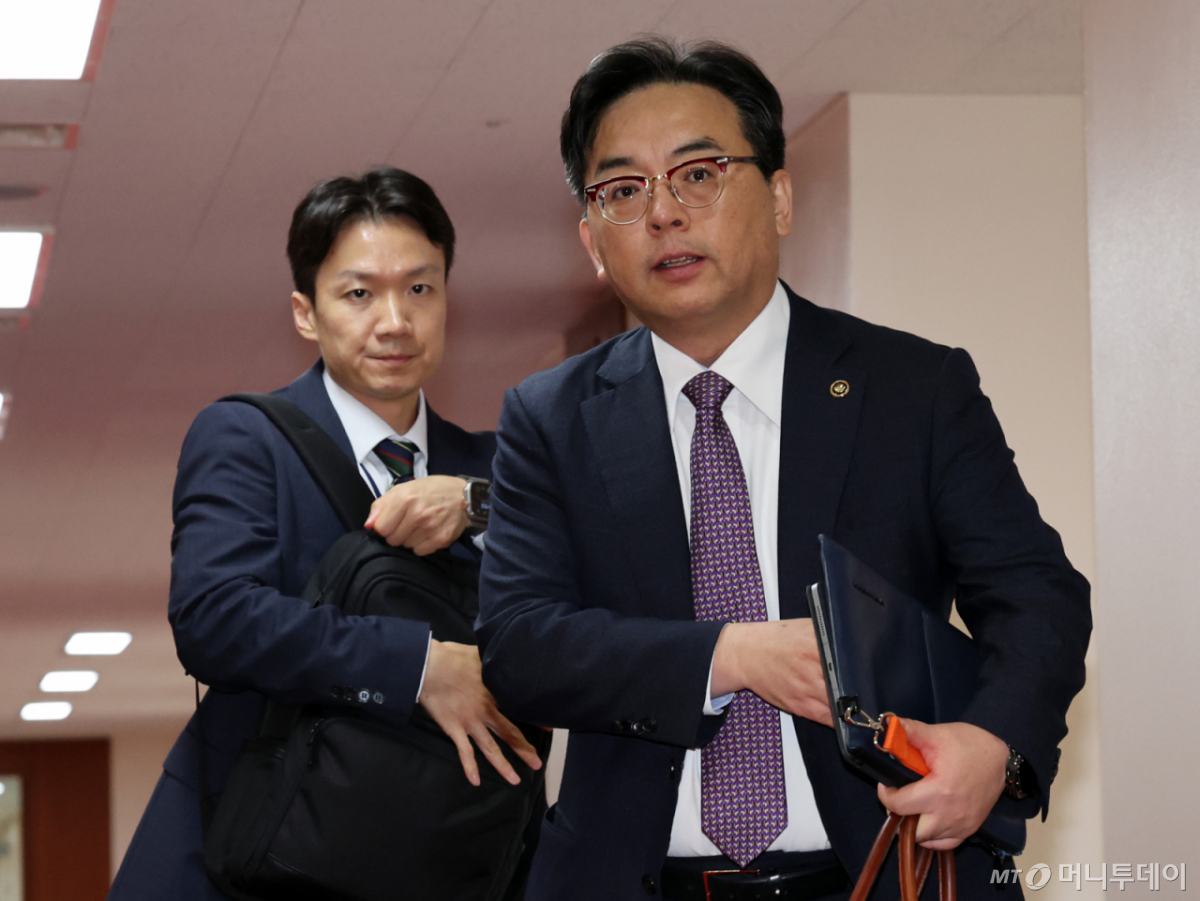 박정성 산업통상부 통상교섭본부장이 15일 서울 종로구 정부서울청사에서 열린 국무회의에 참석하고 있다. 2026.9.15/뉴스1 Copyright © 뉴스1. All rights reserved. 무단 전재 및 재배포, AI학습 이용 금지.