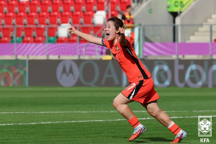 대한민국 20세 이하(U20) 여자축구대표팀 범예주가 16일(한국시간) 폴란드 소스노비에츠 아레나에서 열린 아르헨티나와의 2026 국제축구연맹(FIFA) U20 여자월드컵 16강전에서 전반 33분 선제골을 터뜨린 뒤 기뻐하고 있다. /사진=대한축구협회 제공