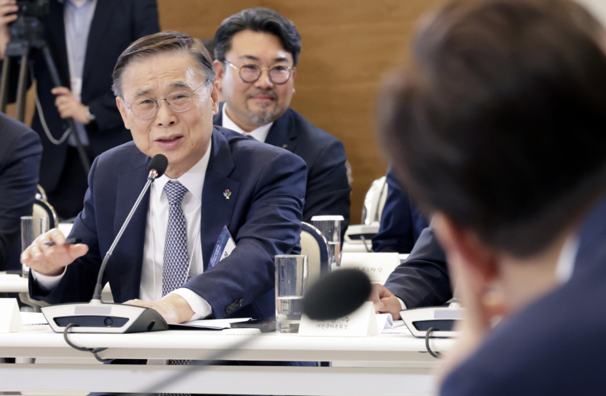 이종석 국가정보원장이 청와대에서 열린 미래 신안보 혁신기업 육성 전략회의에서 발언하고 있다./사진=뉴시스