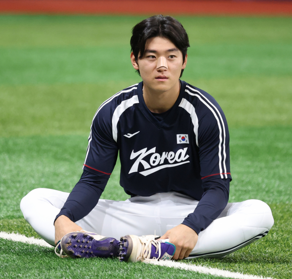 김도영이 16일 2026 아이치-나고야 아시안게임 야구대표팀의 공식 훈련에서 몸을 풀고 있다. /사진=김진경 대기자