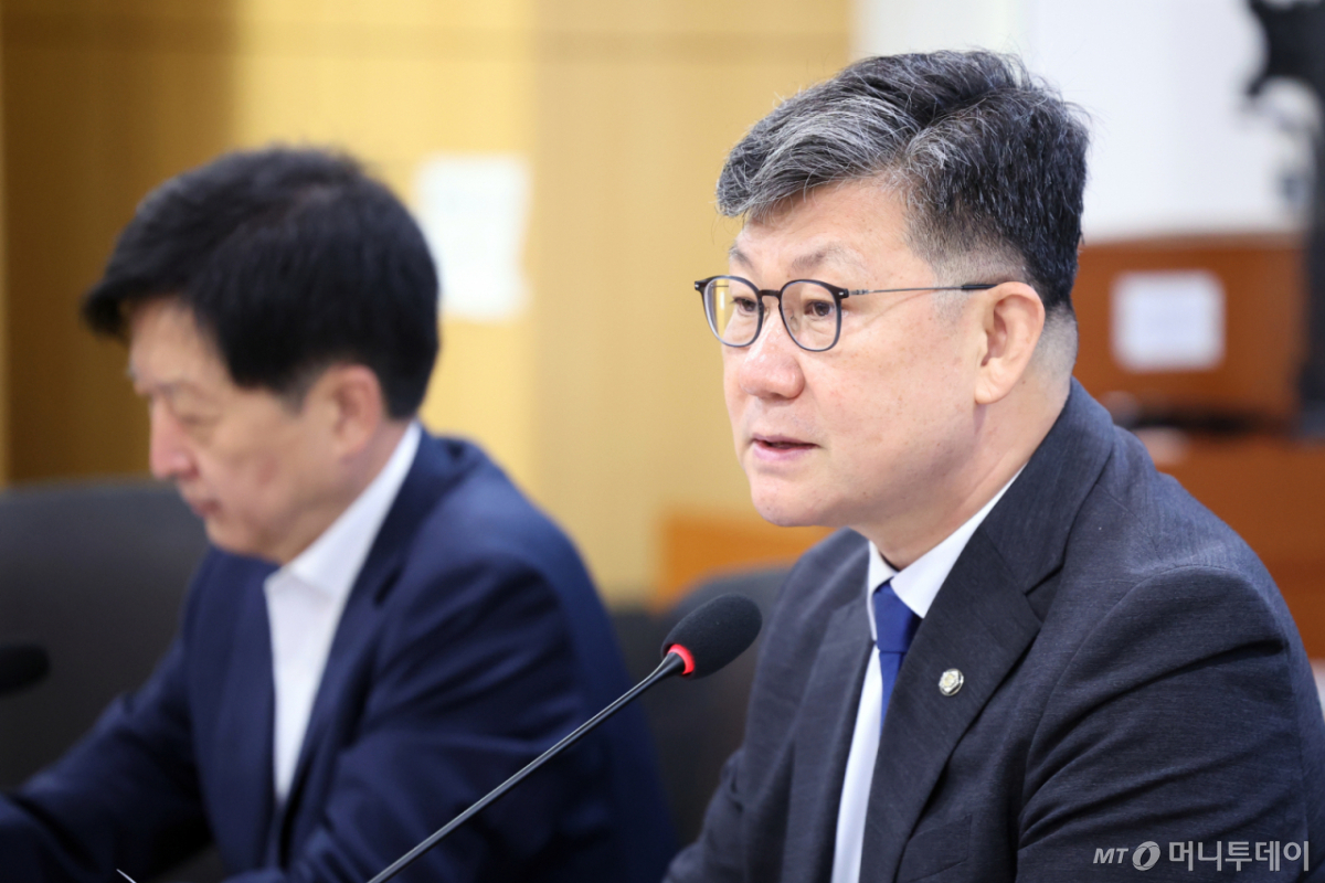 (서울=뉴스1) 황기선 기자 = 김남근 더불어민주당 주거복지 특별위원장이 17일 오전 서울 여의도 국회 의원회관에서 열린 '더불어민주당 주거복지특별위원회 준비모임' 회의에서 발언을 하고 있다. 2026.9.17/뉴스1 Copyright © 뉴스1. All rights reserved. 무단 전재 및 재배포, AI학습 이용 금지. /사진=(서울=뉴스1) 황기선 기자