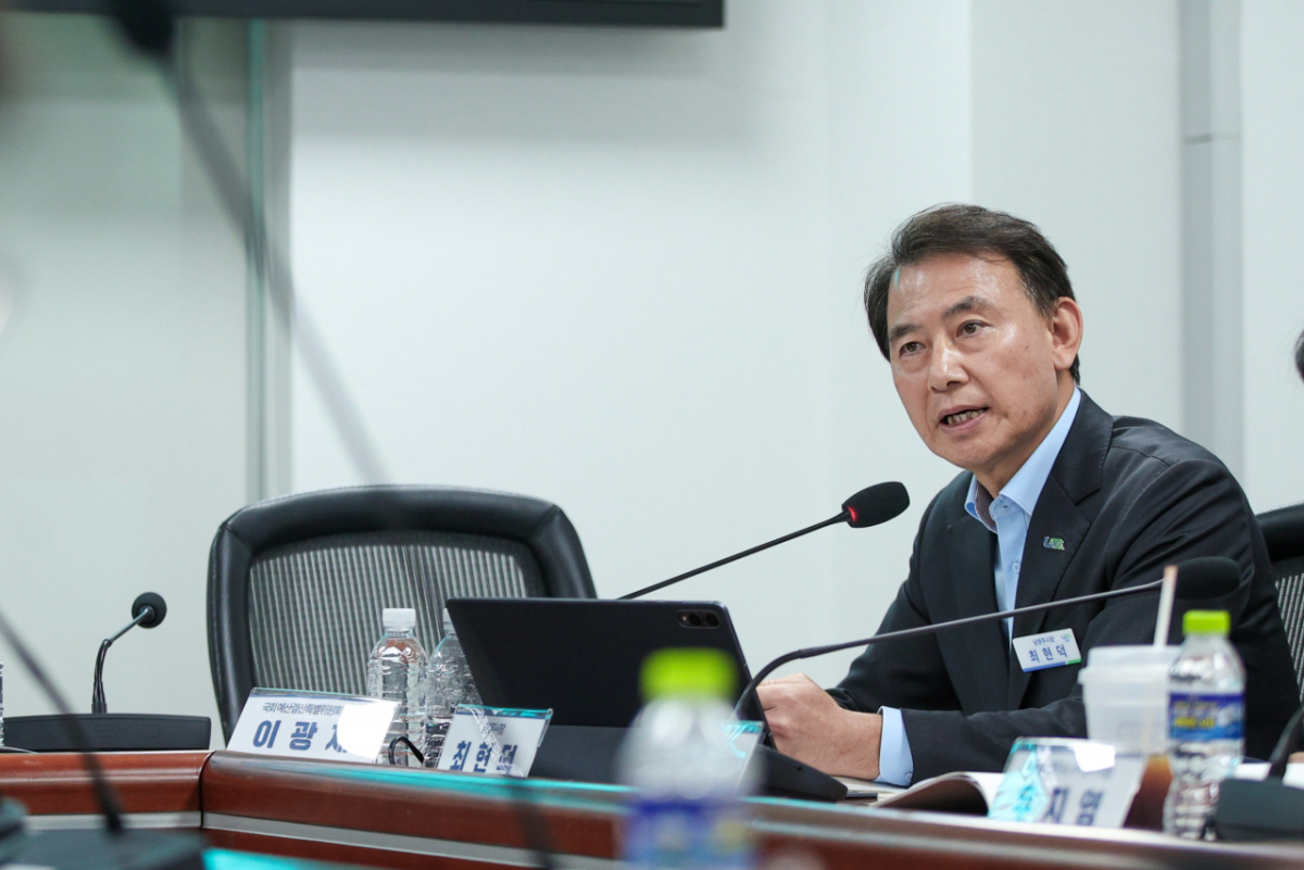 최현덕 남양주시장이 17일 국회에서 열린 '2027년 정부 예산 분석 긴급 세미나'에서 발언하고 있다. /사진제공=남양주시