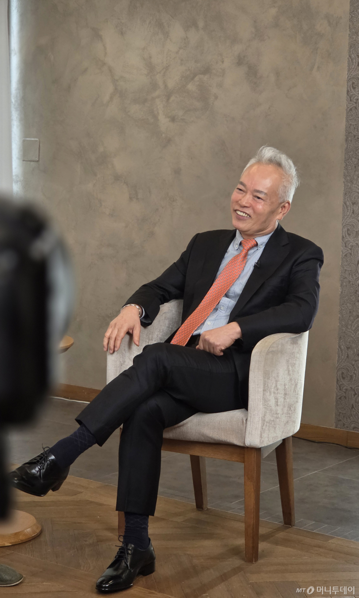백용호 머니투데이 명예회장이 지난 17일(현지시간) 폴란드 롱데크-즈드로이에서 레흐 바웬사 전 폴란드 대통령과 대담하고 있다. 사진=fattmedia.