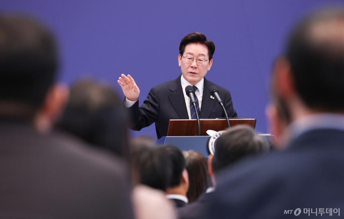 (서울=뉴스1) 허경 기자 = 이재명 대통령이 18일 청와대 영빈관에서 열린 현안 기자회견에서 발언하고 있다. (청와대통신사진기자단) 2026.9.18/뉴스1 Copyright © 뉴스1. All rights reserved. 무단 전재 및 재배포, AI학습 이용 금지. /사진=(서울=뉴스1) 허경 기자