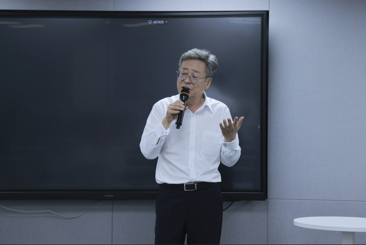조구래 전 외교부 외교전략정보본부장(차관급)은 지난 17일 서울 종로구 머니투데이에서 열린 'PADO 광화문클럽' 국제정세 브리핑에서 이란·우크라이나·대만·북한을 세계 질서의 '4개의 지정학적 단층'으로 꼽았다./사진=김다움 작가