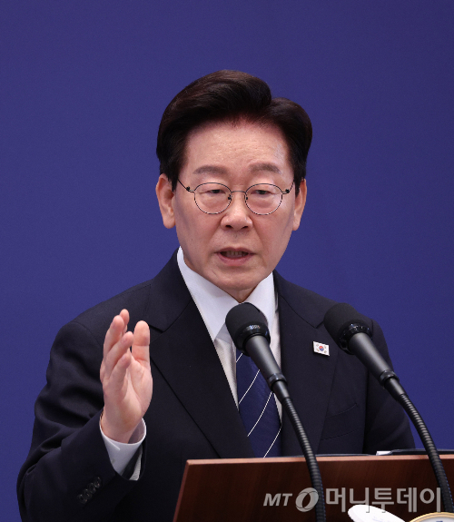 (서울=뉴스1) 허경 기자 = 이재명 대통령이 18일 청와대 영빈관에서 열린 현안 기자회견에서 취재진의 질문에 답변하고 있다. (청와대통신사진기자단) 2026.9.18/뉴스1 Copyright © 뉴스1. All rights reserved. 무단 전재 및 재배포, AI학습 이용 금지. /사진=(서울=뉴스1) 허경 기자