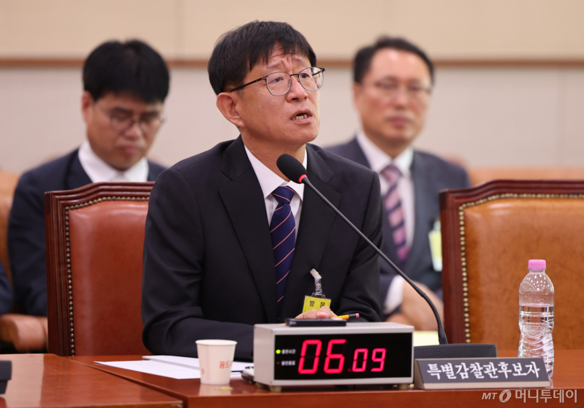 [서울=뉴시스] 최진석 기자 = 최길수 특별감찰관 후보가 18일 여의도 국회에서 열린 제439회 국회(정기회) 법제사법위원회 제6차 전체회의 특별감찰관 후보자(최길수) 인사청문회에서 의원 질의에 답하고 있다. 2026.09.18. myjs@newsis.com /사진=최진석