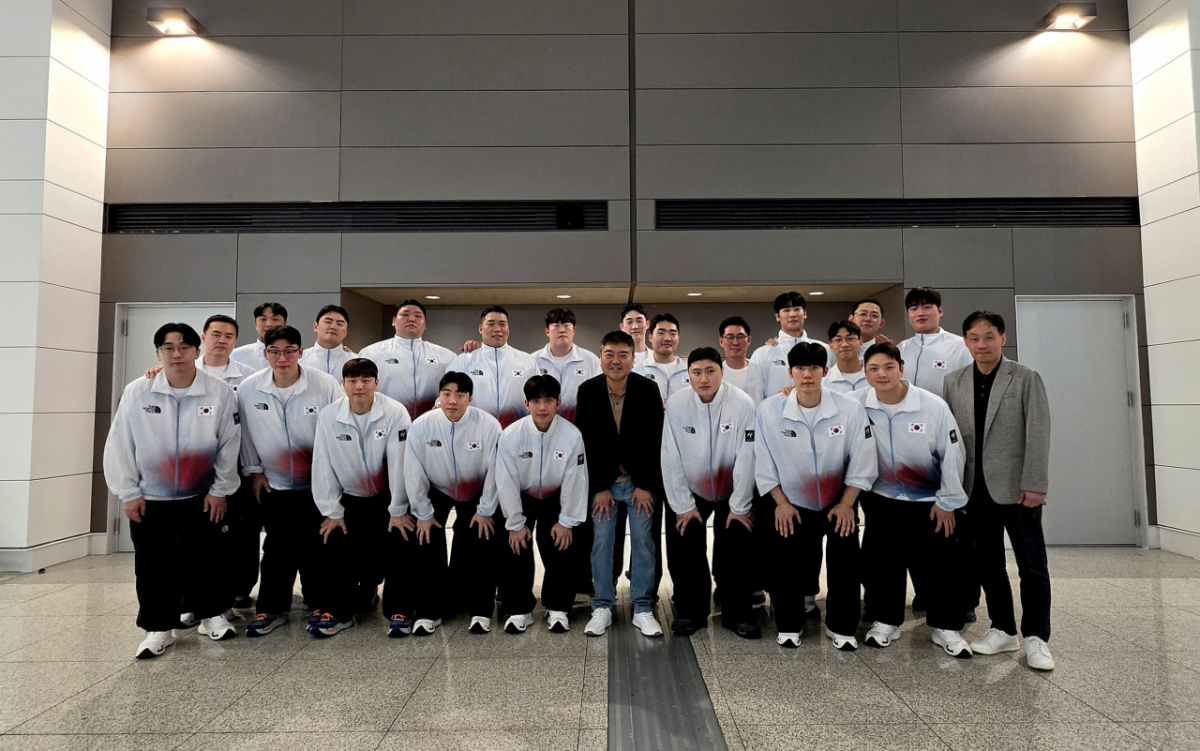 한국 남자 핸드볼 대표팀의 출국 모습. /사진=대한핸드볼협회 제공