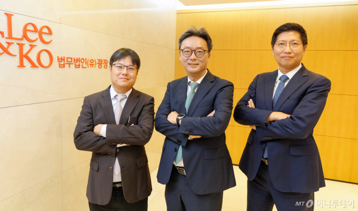 법무법인 광장 노동그룹 인터뷰. 왼쪽부터 이정우, 송현석, 김영진 파트너 변호사. /사진=이기범 기자 leekb@