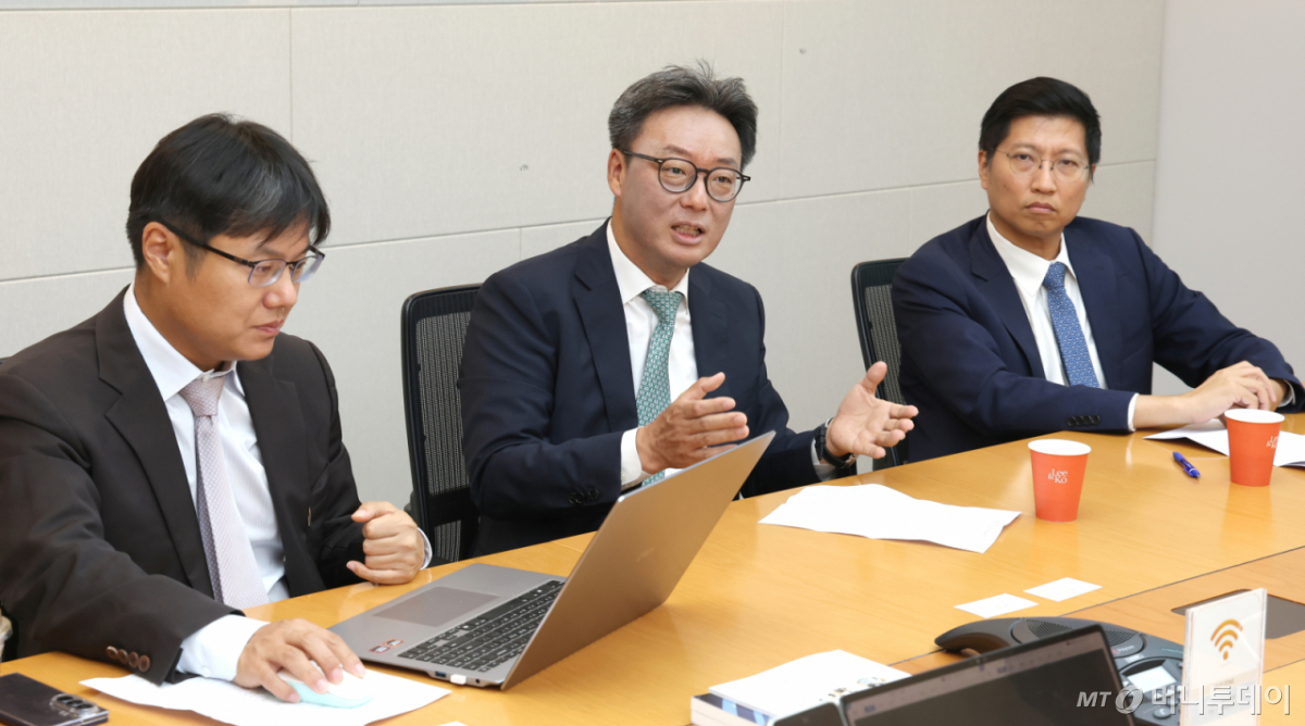 법무법인 광장 노동그룹 인터뷰. 왼쪽부터 이정우, 송현석, 김영진 파트너 변호사. /사진=이기범 기자 leekb@