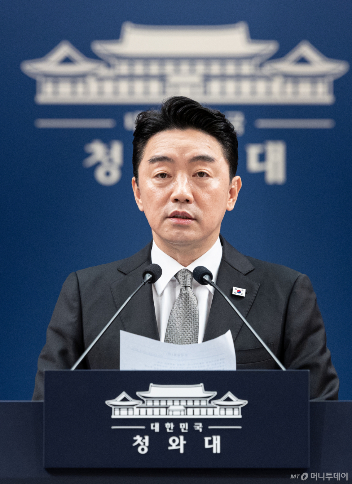 (서울=뉴스1) 이재명 기자 = 강훈식 비서실장이 30일 청와대에서 인사 관련 브리핑을 하고 있다. 2026.8.30/뉴스1 Copyright © 뉴스1. All rights reserved. 무단 전재 및 재배포, AI학습 이용 금지. /사진=(서울=뉴스1) 이재명 기자