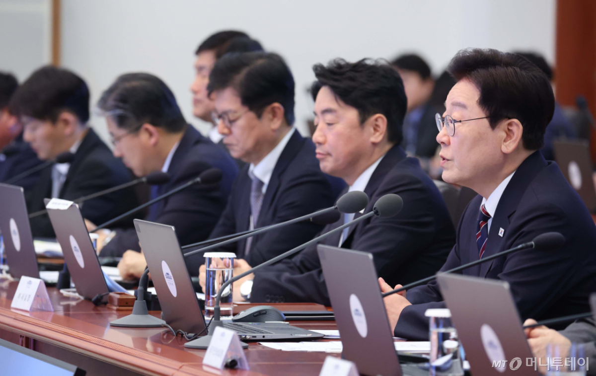 [서울=뉴시스] 조성봉 기자= 이재명 대통령이 21일 청와대에서 열린 수석보좌관회의에서 발언하고 있다.  (청와대통신사진기자단) 2026.09.21. suncho21@newsis.com /사진=