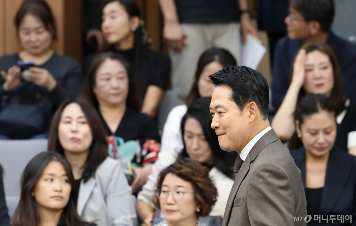 (서울=뉴스1) 오대일 기자 = 장동혁 국민의힘 대표가 21일 오후 서울 여의도 국회에서 열린 2027학년도 수시 원서접수 먹통사태, 대입 공정성과 수험생 보호를 위한 긴급 간담회에 참석하고 있다. 2026.9.21/뉴스1 Copyright © 뉴스1. All rights reserved. 무단 전재 및 재배포, AI학습 이용 금지. /사진=(서울=뉴스1) 오대일 기자