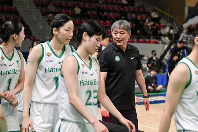 부천 하나은행 선수단. /사진=WKBL 제공
