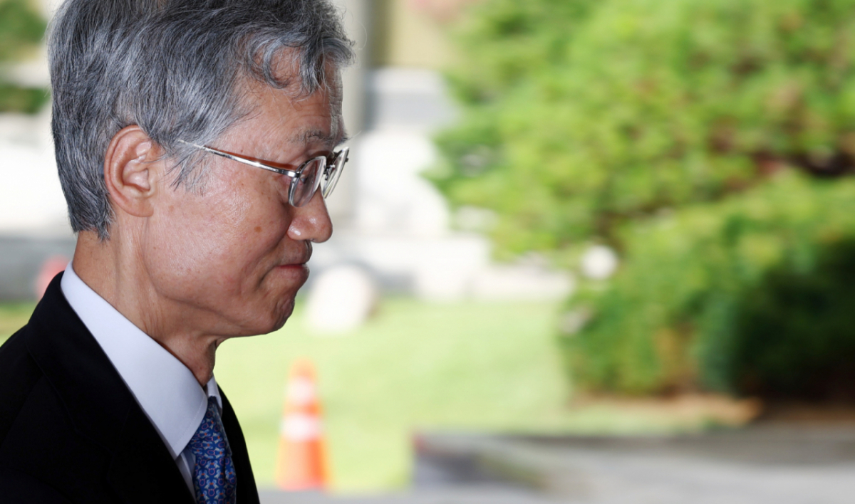 조희대 대법원장이 22일 오전 서울 서초구 대법원 청사로 출근하고 있다. /사진=뉴시스