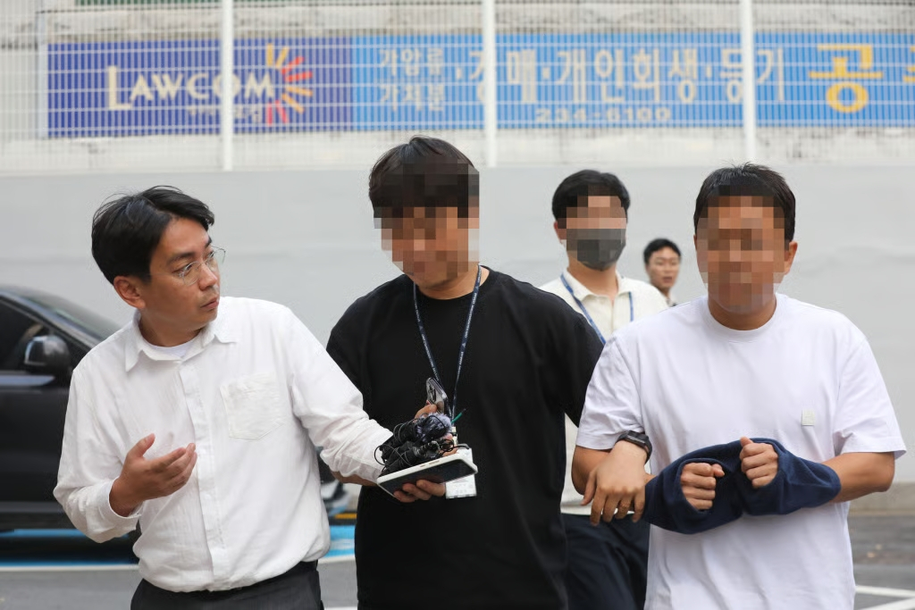 광주 마세라티 음주뺑소니범의 도주를 도운 고교 동창 오씨가 광주지법 구속 전 피의자 심문에 출석했다. 2024.9.28 /사진=뉴스1