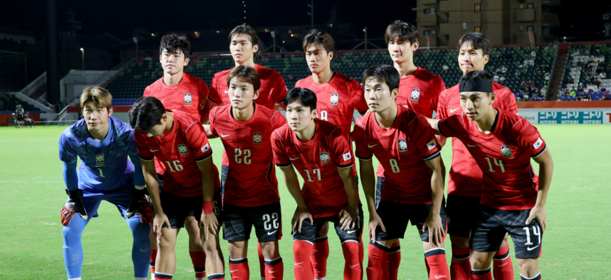 축구대표팀 베스트11 선수들이 22일 파로마 미즈호 럭비 스타디움에서 열리는 2026 아이치·나고야 아시안게임 축구 D조 한국과 사우디아라비아 경기를 앞두고 기념촬영을 하고 있다.  2026.09.22.  축구대표팀 베스트11 선수들이 22일 파로마 미즈호 럭비 스타디움에서 열리는 2026 아이치·나고야 아시안게임 축구 D조 한국과 사우디아라비아 경기를 앞두고 기념촬영을 하고 있다.  2026.09.22. /사진=강영조 cameratalks@