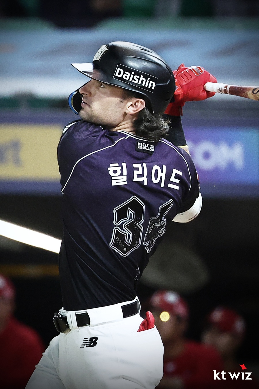 22일 SSG전에서 타격하는 힐리어드. /사진=KT 위즈