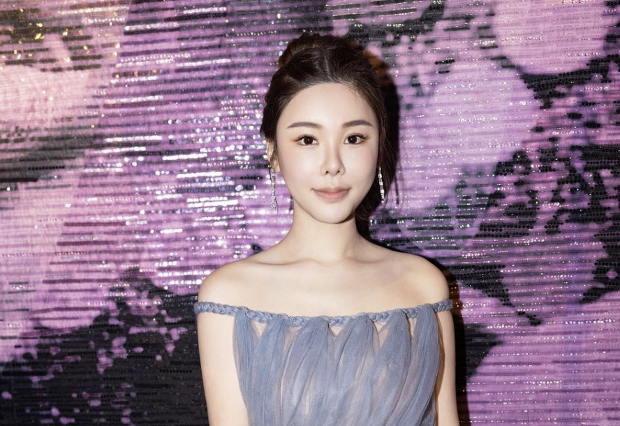 홍콩 모델 애비 초이를 살해한 혐의로 전 남편과 전 시댁 식구들이 3년 만에 법정에 섰다./사진=애비 초이 SNS
