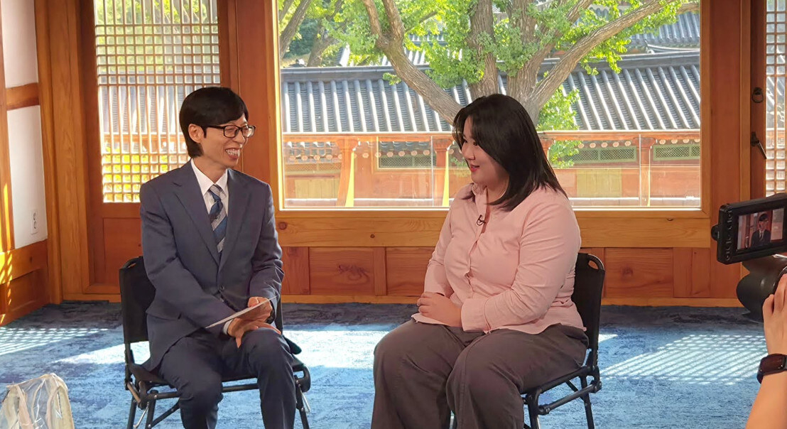 방송인 유재석(54)이 건강 이상으로 녹화를 취소한 지 하루 만에 현장으로 복귀했다./사진=tvN '유 퀴즈 온 더 블럭' 인스타그램