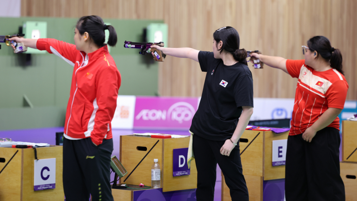  대한민국 추가은이 23일 일본 도요타시 아이치현 종합사격장에서 열린 2026 아이치·나고야 아시안게임 사격 여자 10m 공기권총 개인전 결선에서 총구를 과녁에 겨누고 있다/사진=뉴스1
