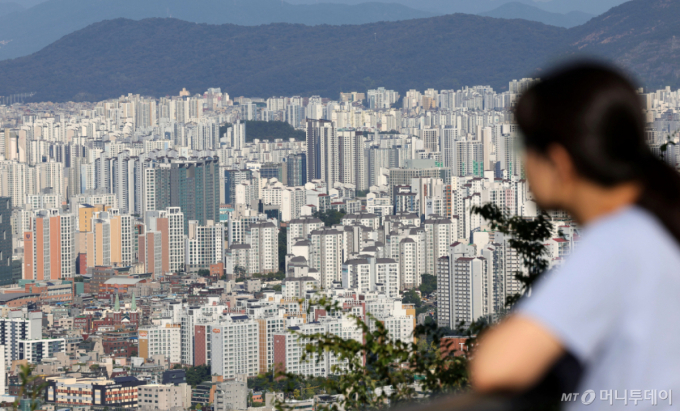지난 20일 서울 용산구 남산에서 내려다본 아파트 전경./사진=뉴시스
