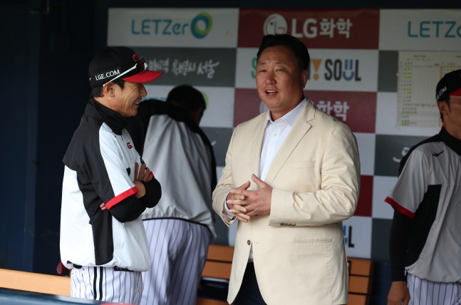 LG 차명석 단장(오른쪽)과 염경엽 감독. /사진=LG 트윈스 제공