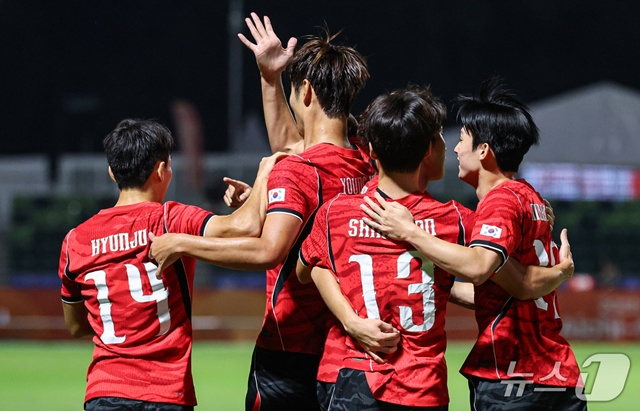 기뻐하는 한국 축구대표팀. /사진=뉴스1 제공