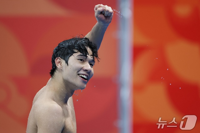 김민섭이 아시안게임 남자 접영 200m 동메달을 확정 짓고 기뻐하고 있다. /사진=뉴스1 제공