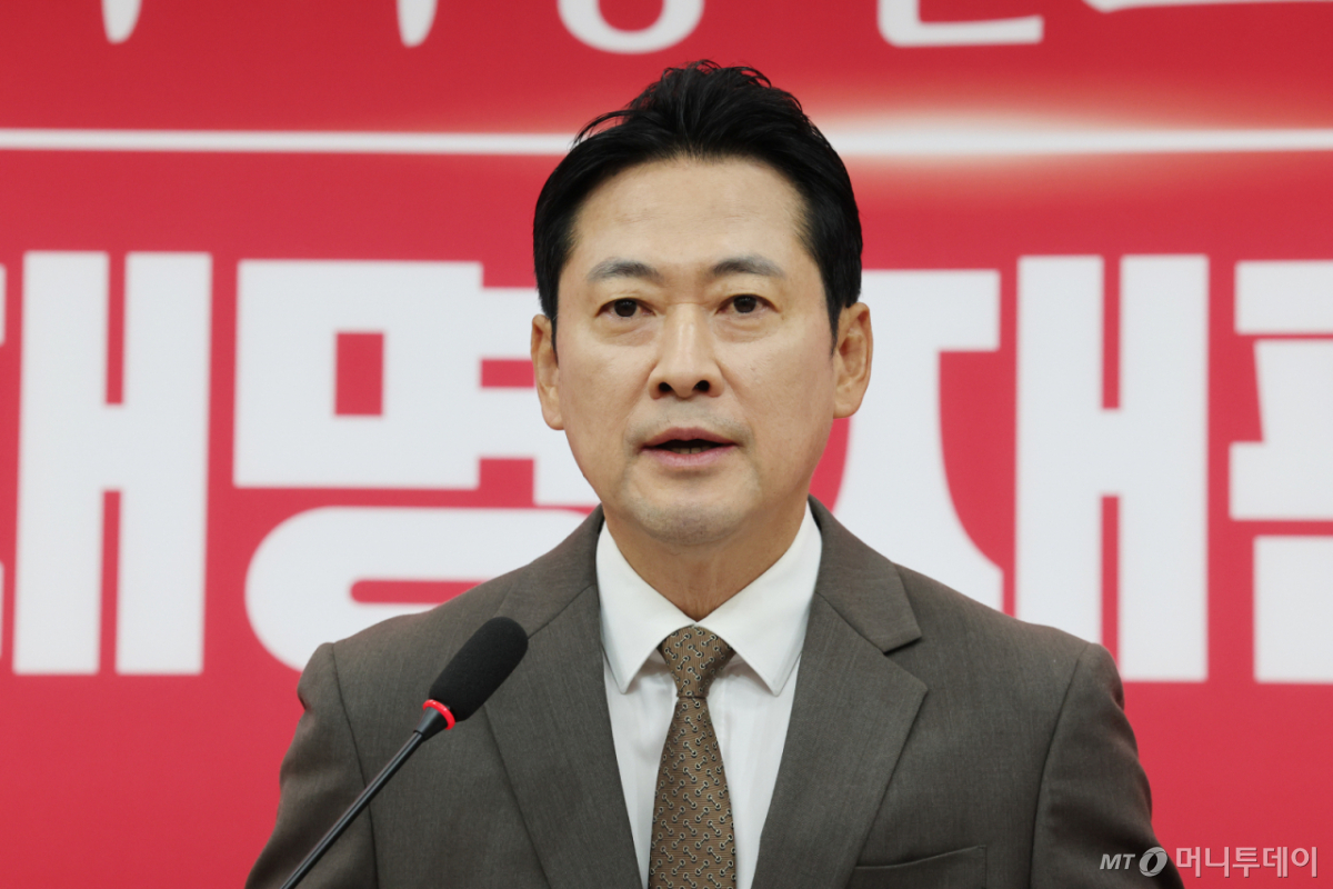 [서울=뉴시스] 최진석 기자 = 장동혁 국민의힘 대표가 27일 여의도 국회에서 현안 관련 기자회견을 하고 있다. 2026.09.27. myjs@newsis.com /사진=최진석
