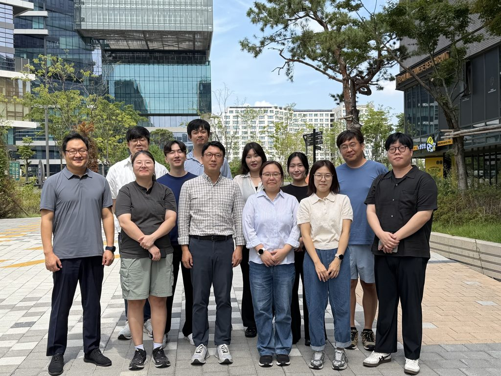 아폴론 임직원/사진제공=아폴론