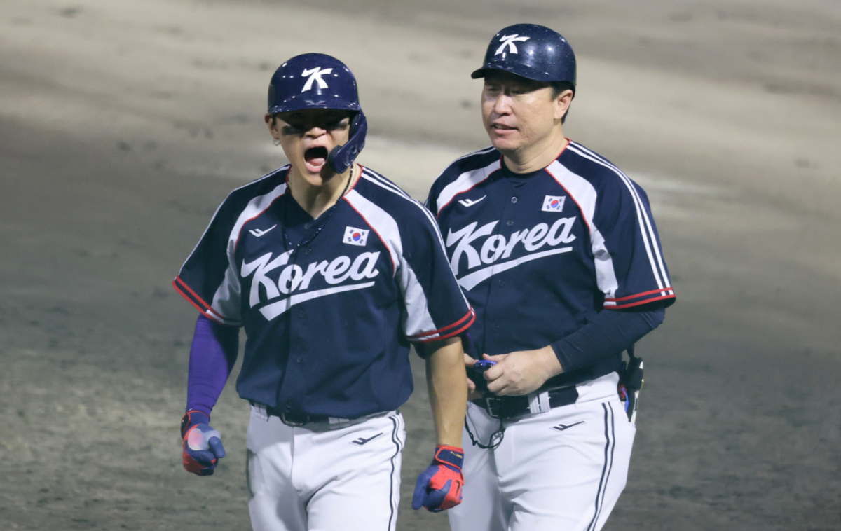 김도영이 27일 일본 아이치현 도요하시 시민구장에서 열린 2026 아이치·나고야 야구 슈퍼라운드 한국과 일본 결승전에서 8회초 역전타를 터트린 후 환호하고 있다. 2026.09.27. /사진=강영조 cameratalks@
