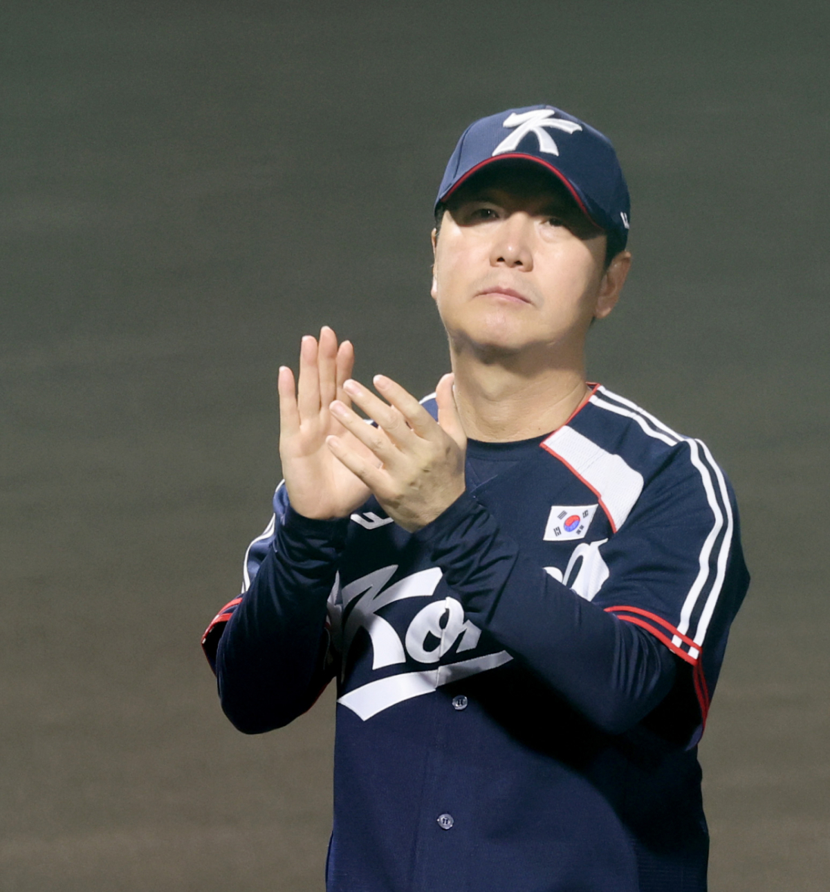 대한민국 야구대표팀 류지현 감독이 25일 일본 도요하시 시민구장에서 열리는 2026 아이치·나고야 아시안게임 야구 슈퍼라운드 대한민국과 일본과의 경기 개막세리머니에 참석하고 있다. 2026.09.25. /사진=강영조 cameratalks@