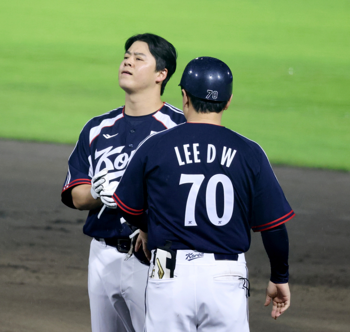 대한민국 5번타자 노시환이 27일 일본 아이치현 도요하시 시민구장에서 열린 2026 아이치·나고야 야구 슈퍼라운드 한국과 일본 결승전에서 1회초 12사 1,2루에서 외야플라이로 물러나고 있다. 2026.09.27. /사진=강영조 cameratalks@