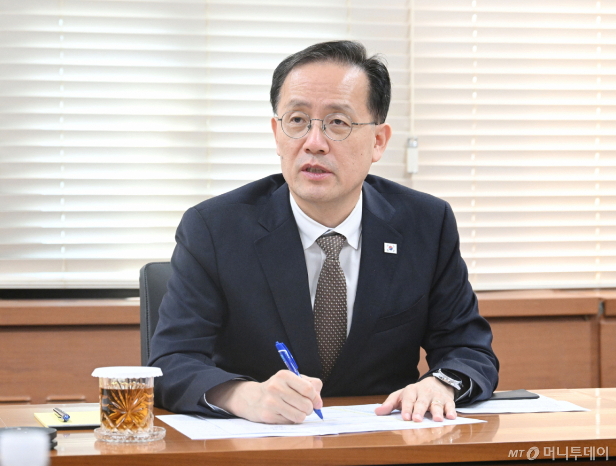(서울=뉴스1) = 이형일 부총리 겸 재정경제부 장관이 22일 서울 종로구 정부서울청사에서 열린 재정경제부 주요간부회의를 주재하고 있다. (재정경제부 제공. 재판매 및 DB 금지) 2026.9.22/뉴스1