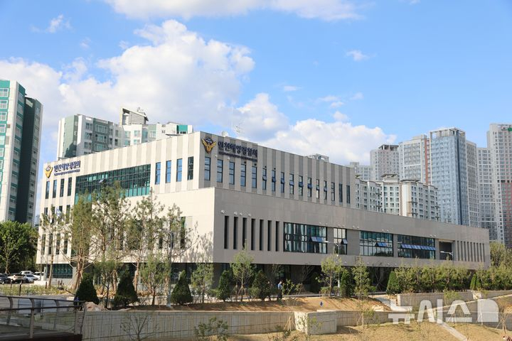 양종타 인천해양경찰서장이 관사에서 숨진 채 발견됐다. 사진은 인천해양경찰서 전경. /사진=뉴시스