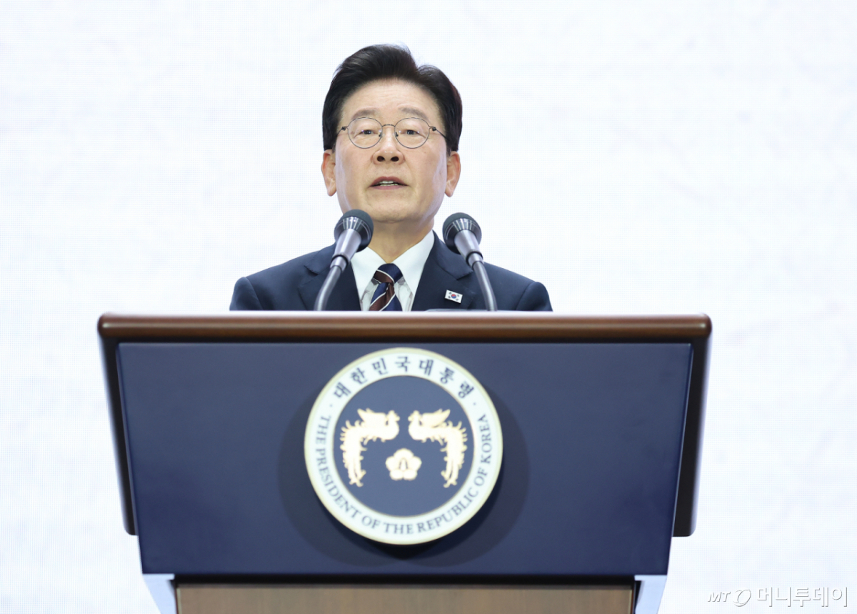 (인천=뉴스1) 이재명 기자 = 이재명 대통령이 28일 인천 송도에서 열린 제20회 세계한인의 날 기념식에서 기념사를 하고 있다. 2026.9.28/뉴스1 Copyright © 뉴스1. All rights reserved. 무단 전재 및 재배포, AI학습 이용 금지. /사진=(인천=뉴스1) 이재명 기자