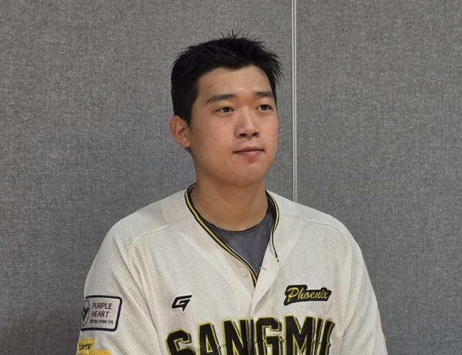 28일 퓨처스 챔피언결정전 MVP 자격으로 기자회견장에 들어선 김기중. /사진=박수진 기자