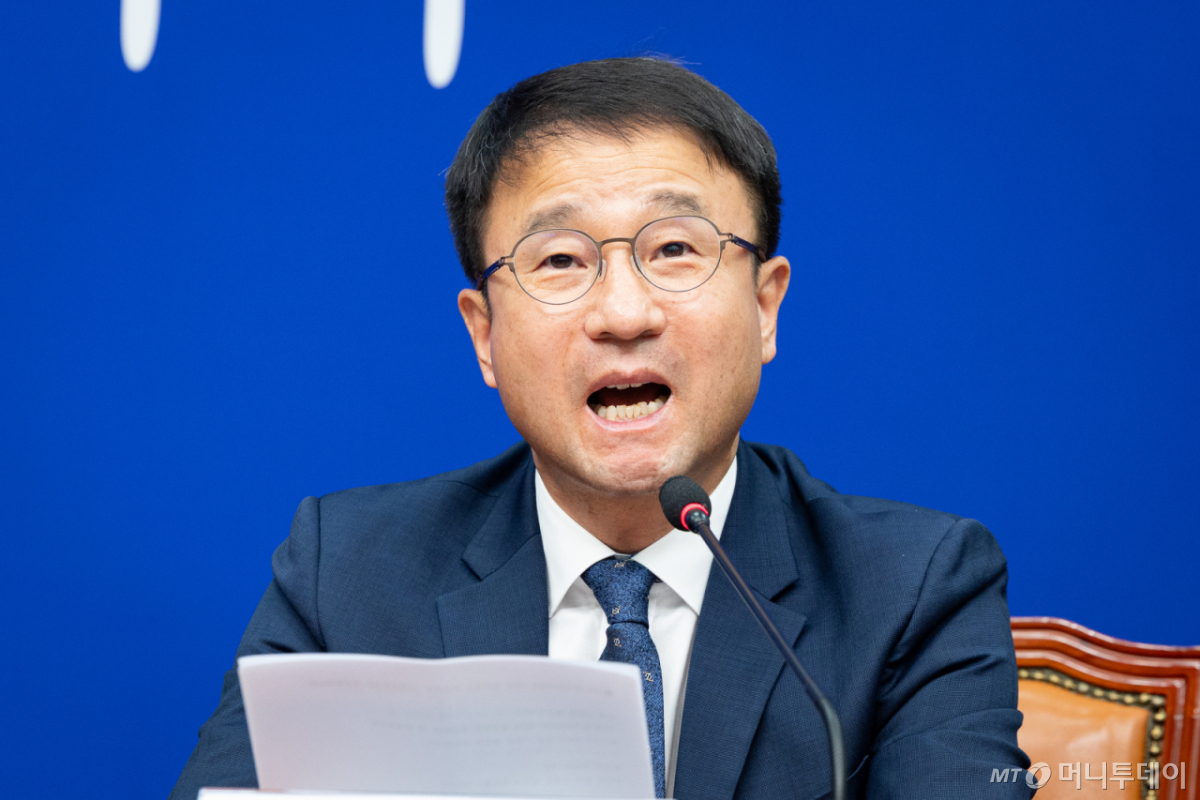 (서울=뉴스1) 유승관 기자 = 한병도 더불어민주당 원내대표가 30일 서울 여의도 국회에서 열린 최고위원회의에서 발언하고 있다. 2026.9.30/뉴스1 Copyright © 뉴스1. All rights reserved. 무단 전재 및 재배포, AI학습 이용 금지. /사진=(서울=뉴스1) 유승관 기자