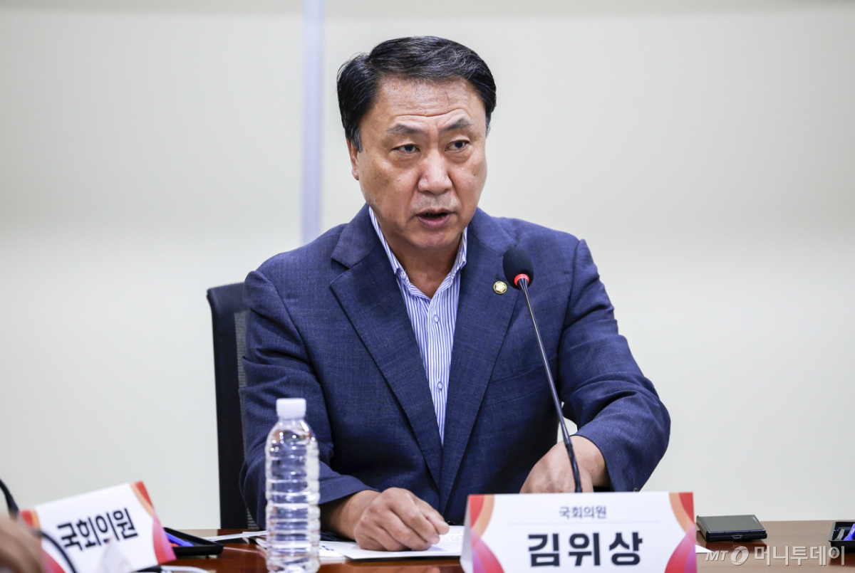 김위상 국민의힘 의원이 지난 8월25일 서울 여의도 국회 의원회관에서 열린 '청년 고용절벽과 기회 양극화 해소 방안: 소멸하는 청년 일자리, 첫 연봉이 생애 계층으로' 토론회에서 발언하고 있다. /사진=뉴시스