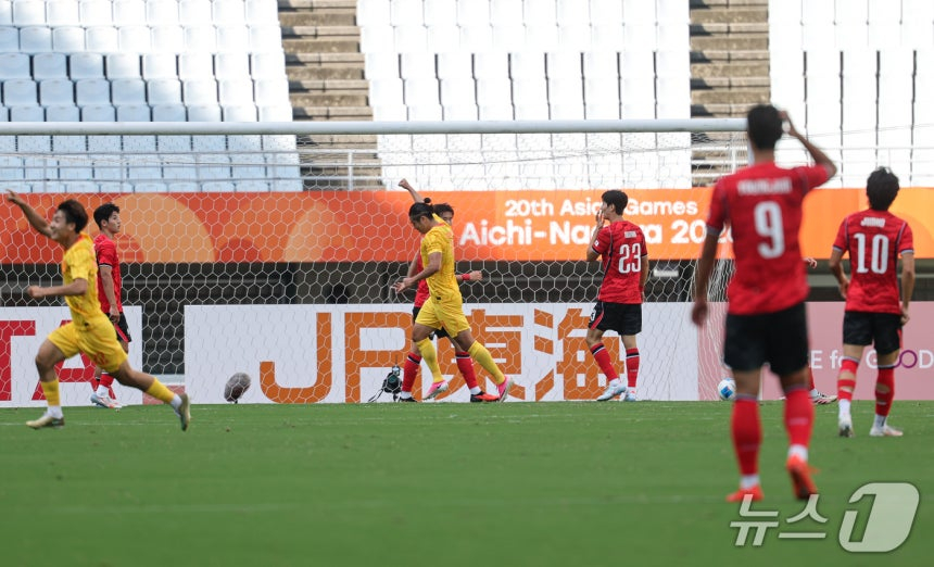 30일 오후 일본 오사카 나가이스타디움에서 열린 2026 아이치·나고야 아시안게임 남자축구 준결승 대한민국과 중국의 경기, 대한민국이 선제골을 허용하고 있다. 사진=뉴스1